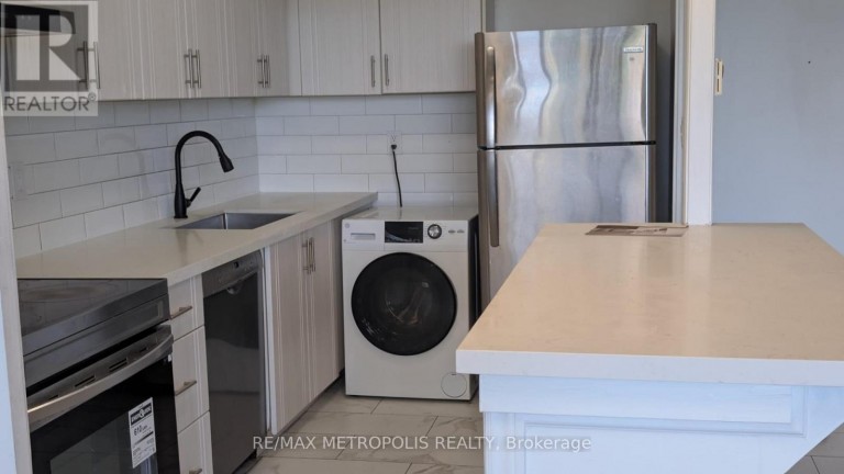 #607 - 5 MASSEY SQUARE, Toronto (Crescent Town), Ontario, M4C5L6
