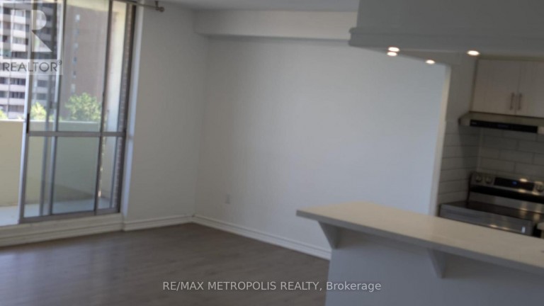 #607 - 5 MASSEY SQUARE, Toronto (Crescent Town), Ontario, M4C5L6