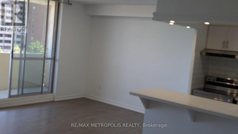 #607 - 5 MASSEY SQUARE, Toronto (Crescent Town), Ontario, M4C5L6