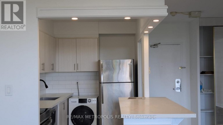 #607 - 5 MASSEY SQUARE, Toronto (Crescent Town), Ontario, M4C5L6