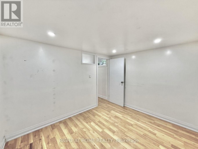 BSMT - 116 CHERRYWOOD DRIVE, Newmarket (Bristol-London), Ontario, L3Y2X7