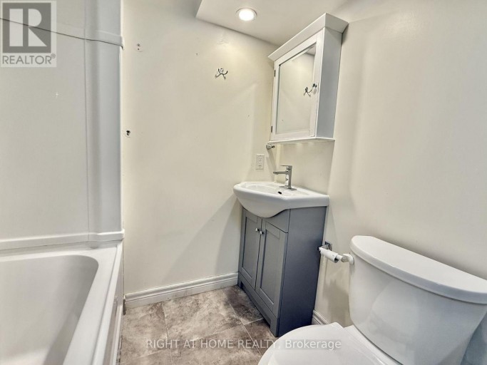 BSMT - 116 CHERRYWOOD DRIVE, Newmarket (Bristol-London), Ontario, L3Y2X7
