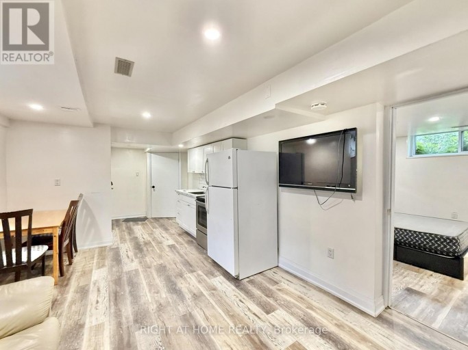 BSMT - 116 CHERRYWOOD DRIVE, Newmarket (Bristol-London), Ontario, L3Y2X7