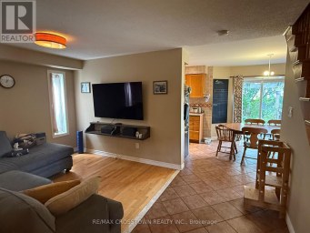 UPPER - 22 EAGLESTONE LANE Barrie (Ardagh) Ontario photo 3
