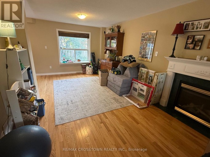 UPPER - 22 EAGLESTONE LANE, Barrie (Ardagh), Ontario, L4N0H8