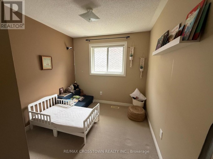 UPPER - 22 EAGLESTONE LANE, Barrie (Ardagh), Ontario, L4N0H8