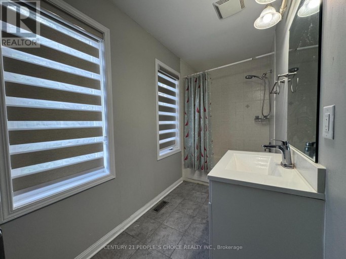 UPPER - 657 THOMPSON ROAD S, Milton (BE Beaty), Ontario, L9T5W8