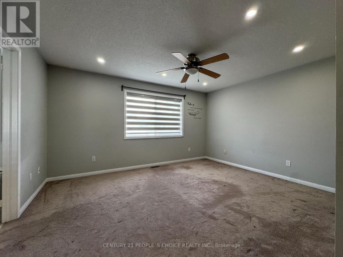 UPPER - 657 THOMPSON ROAD S, Milton (BE Beaty), Ontario, L9T5W8
