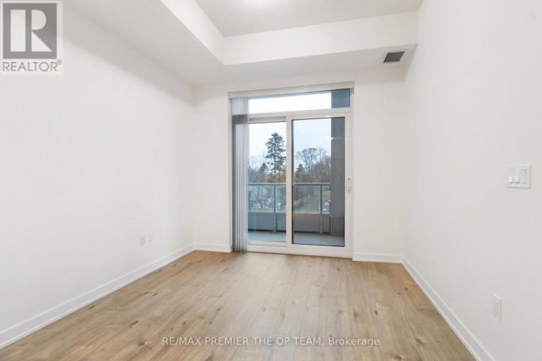 204 - 500 PLAINS ROAD E, Burlington (LaSalle), Ontario, L7T0C8