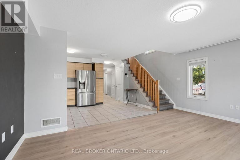 30K - 30 KINGSBURY SQUARE, Guelph (Pineridge/Westminster Woods), Ontario, N1L0K6