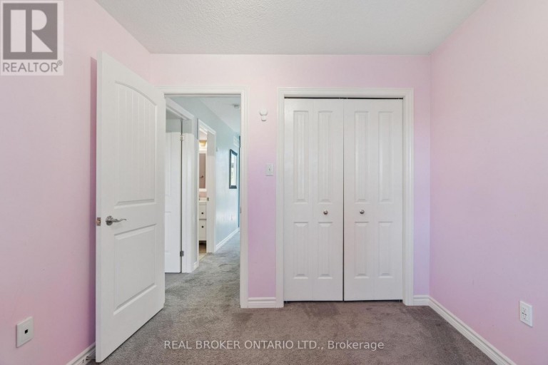 30K - 30 KINGSBURY SQUARE, Guelph (Pineridge/Westminster Woods), Ontario, N1L0K6