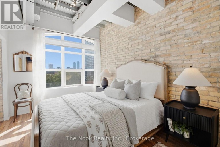 603 - 736 DUNDAS STREET E, Toronto (Regent Park), Ontario, M5A2C5
