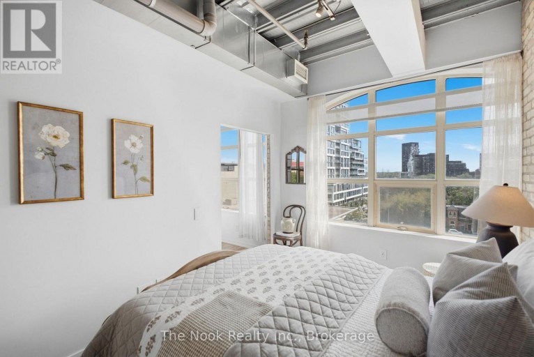 603 - 736 DUNDAS STREET E, Toronto (Regent Park), Ontario, M5A2C5