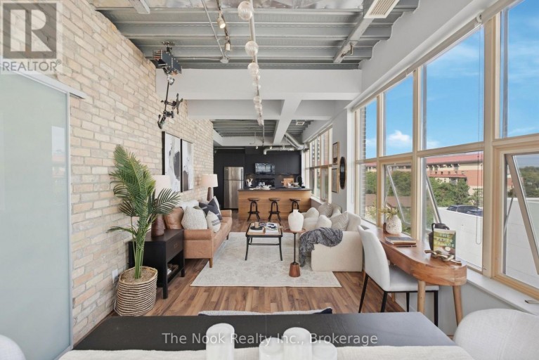 603 - 736 DUNDAS STREET E, Toronto (Regent Park), Ontario, M5A2C5