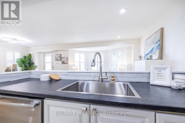 1236 BAYVIEW STREET, Pickering (Bay Ridges), Ontario, L1W1E6