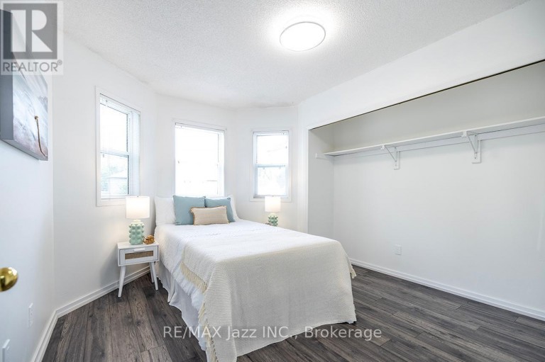 1236 BAYVIEW STREET, Pickering (Bay Ridges), Ontario, L1W1E6
