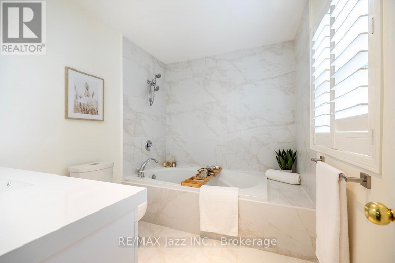1236 BAYVIEW STREET, Pickering (Bay Ridges), Ontario, L1W1E6