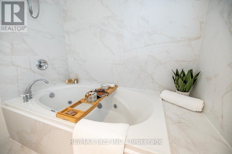 1236 BAYVIEW STREET, Pickering (Bay Ridges), Ontario, L1W1E6