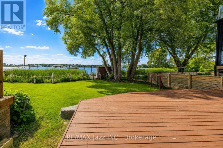 1236 BAYVIEW STREET, Pickering (Bay Ridges), Ontario, L1W1E6