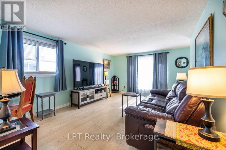 745 GRANDVIEW DRIVE, Oshawa (Donevan), Ontario, L1H7W5
