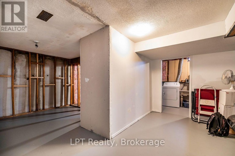745 GRANDVIEW DRIVE, Oshawa (Donevan), Ontario, L1H7W5