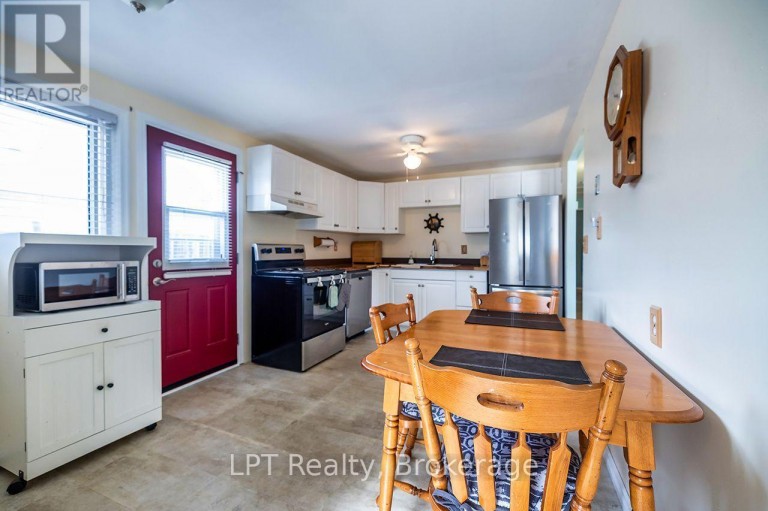 745 GRANDVIEW DRIVE, Oshawa (Donevan), Ontario, L1H7W5