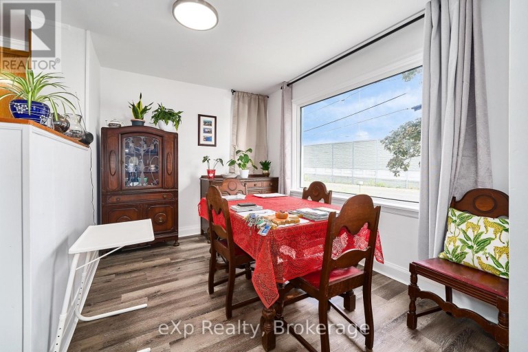 638 LAVAL COURT, Oshawa (Vanier), Ontario, L1J6X1