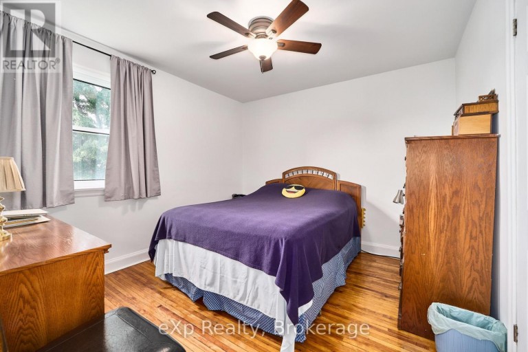638 LAVAL COURT, Oshawa (Vanier), Ontario, L1J6X1