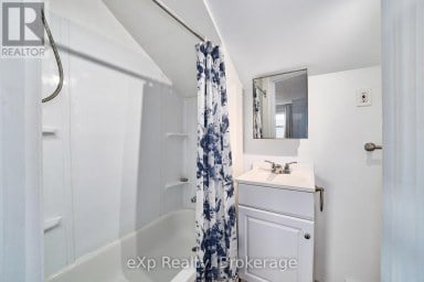 638 LAVAL COURT Oshawa (Vanier) Ontario photo 34