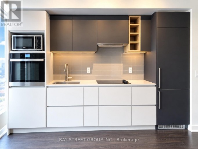 2003 - 319 JARVIS STREET, Toronto (Moss Park), Ontario, M5B0C8