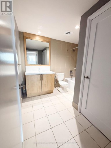2322 - 5 SHEPPARD AVENUE E, Toronto (Newtonbrook East), Ontario, M2N0G4