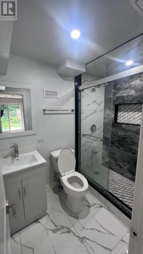 BASEMENT APARTMENT - 2388 DRESS CIRCLE CRESCENT, Oshawa (Windfields), Ontario, L1L0L8