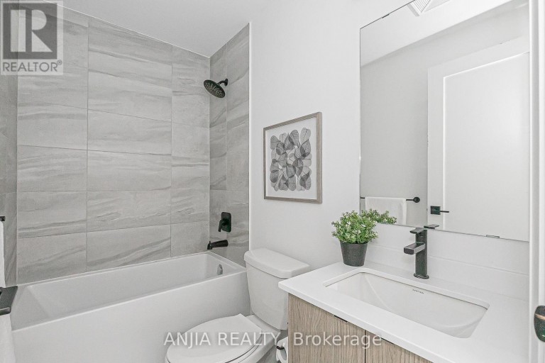 207 - 2369 DANFORTH AVENUE, Toronto (East End-Danforth), Ontario, M4C0B1