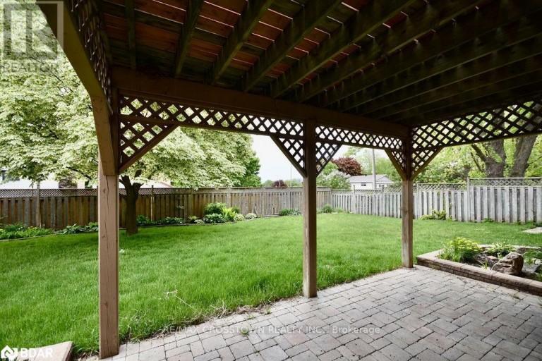 64 MARSHALL STREET, Barrie (Allandale Heights), Ontario, L4N3S8
