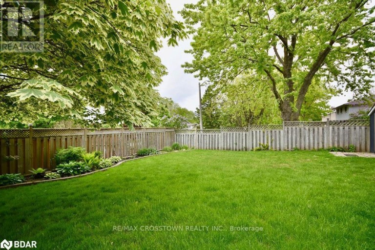 64 MARSHALL STREET, Barrie (Allandale Heights), Ontario, L4N3S8