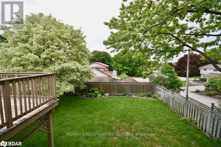 64 MARSHALL STREET, Barrie (Allandale Heights), Ontario, L4N3S8