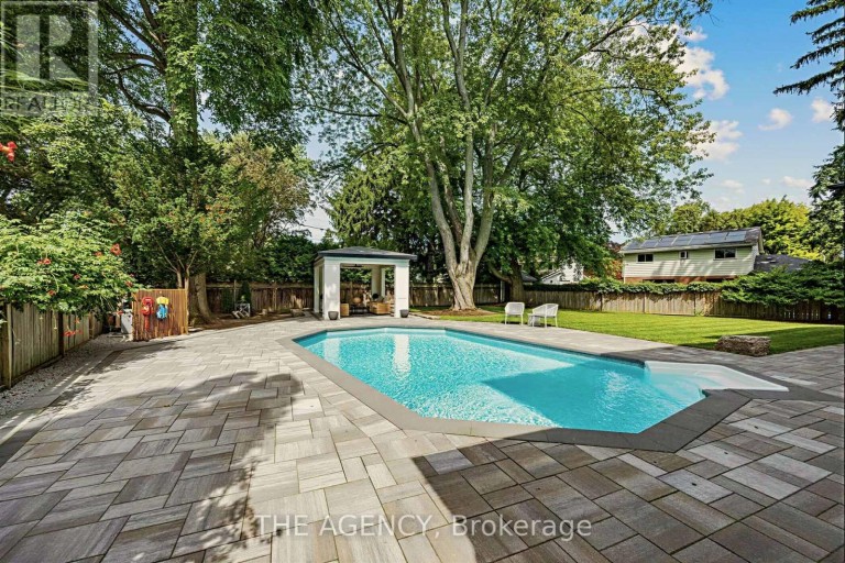 1529 VENETIA DRIVE, Oakville (SW Southwest), Ontario, L6L1K8