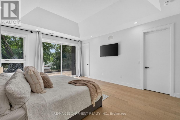 73 ELMA STREET, Toronto (Mimico), Ontario, M8V1X9