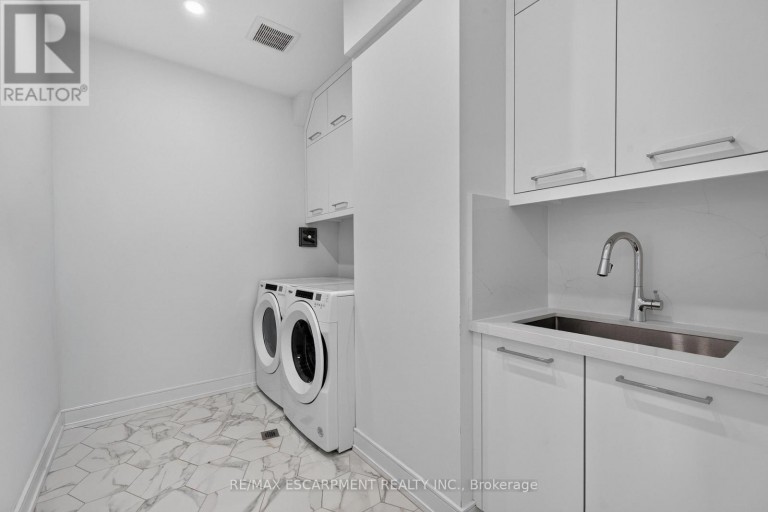 73 ELMA STREET, Toronto (Mimico), Ontario, M8V1X9