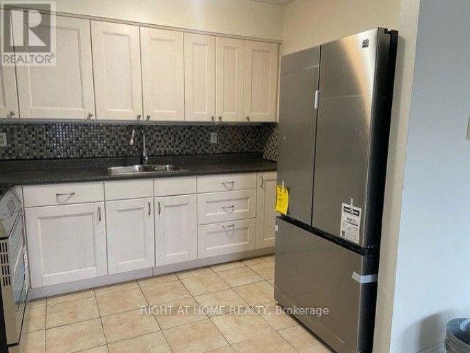 UNIT B - 3358 LAKE SHORE BOULEVARD W, Toronto (Long Branch), Ontario, L8M1M9