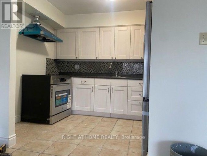 UNIT B - 3358 LAKE SHORE BOULEVARD W, Toronto (Long Branch), Ontario, L8M1M9