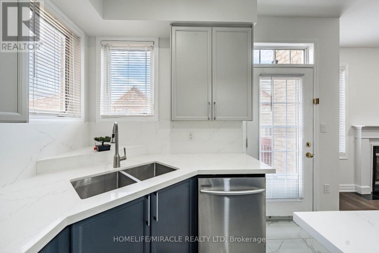 354 PANHELLENIC DRIVE, Mississauga (Meadowvale Village), Ontario, L5W0B9