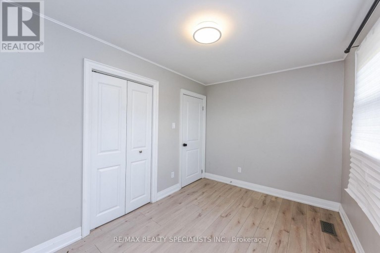 UPPER - 137 AVONDALE BOULEVARD, Brampton (Avondale), Ontario, L6T1H5