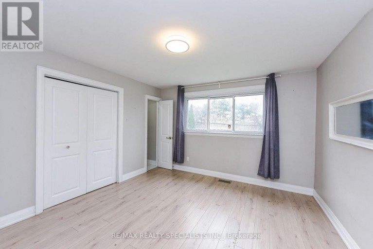 UPPER - 137 AVONDALE BOULEVARD, Brampton (Avondale), Ontario, L6T1H5
