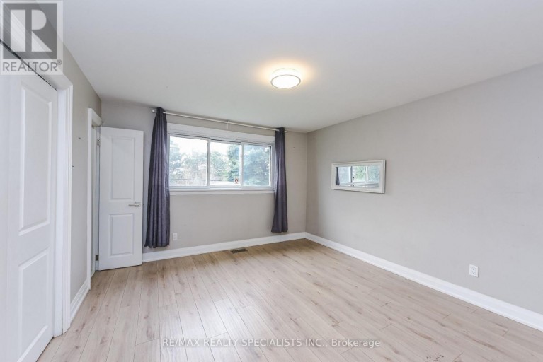 UPPER - 137 AVONDALE BOULEVARD, Brampton (Avondale), Ontario, L6T1H5