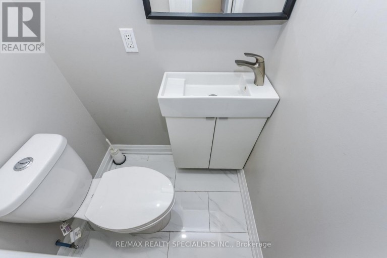 UPPER - 137 AVONDALE BOULEVARD, Brampton (Avondale), Ontario, L6T1H5