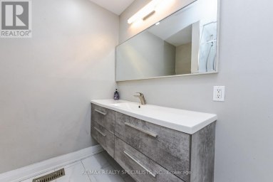 UPPER - 137 AVONDALE BOULEVARD Brampton (Avondale) Ontario photo 31