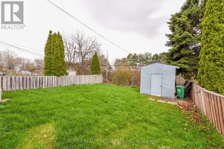 UPPER - 137 AVONDALE BOULEVARD, Brampton (Avondale), Ontario, L6T1H5
