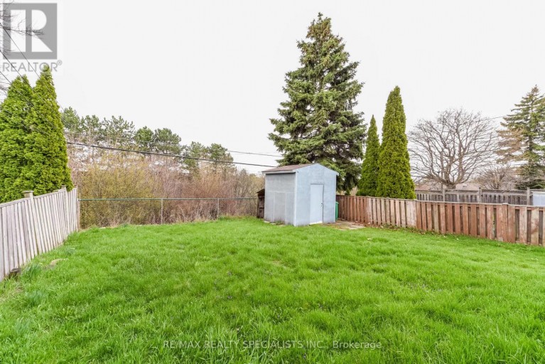 UPPER - 137 AVONDALE BOULEVARD, Brampton (Avondale), Ontario, L6T1H5