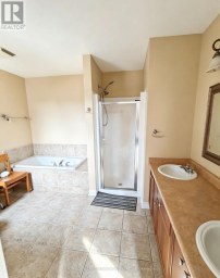 898 BLYTHWOOD ROAD London North (North M) Ontario photo 14